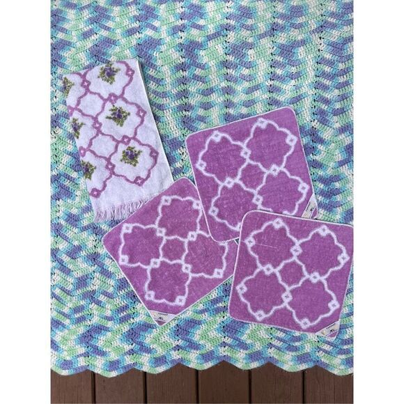 Vintage Towel Set - Picture 3 of 8